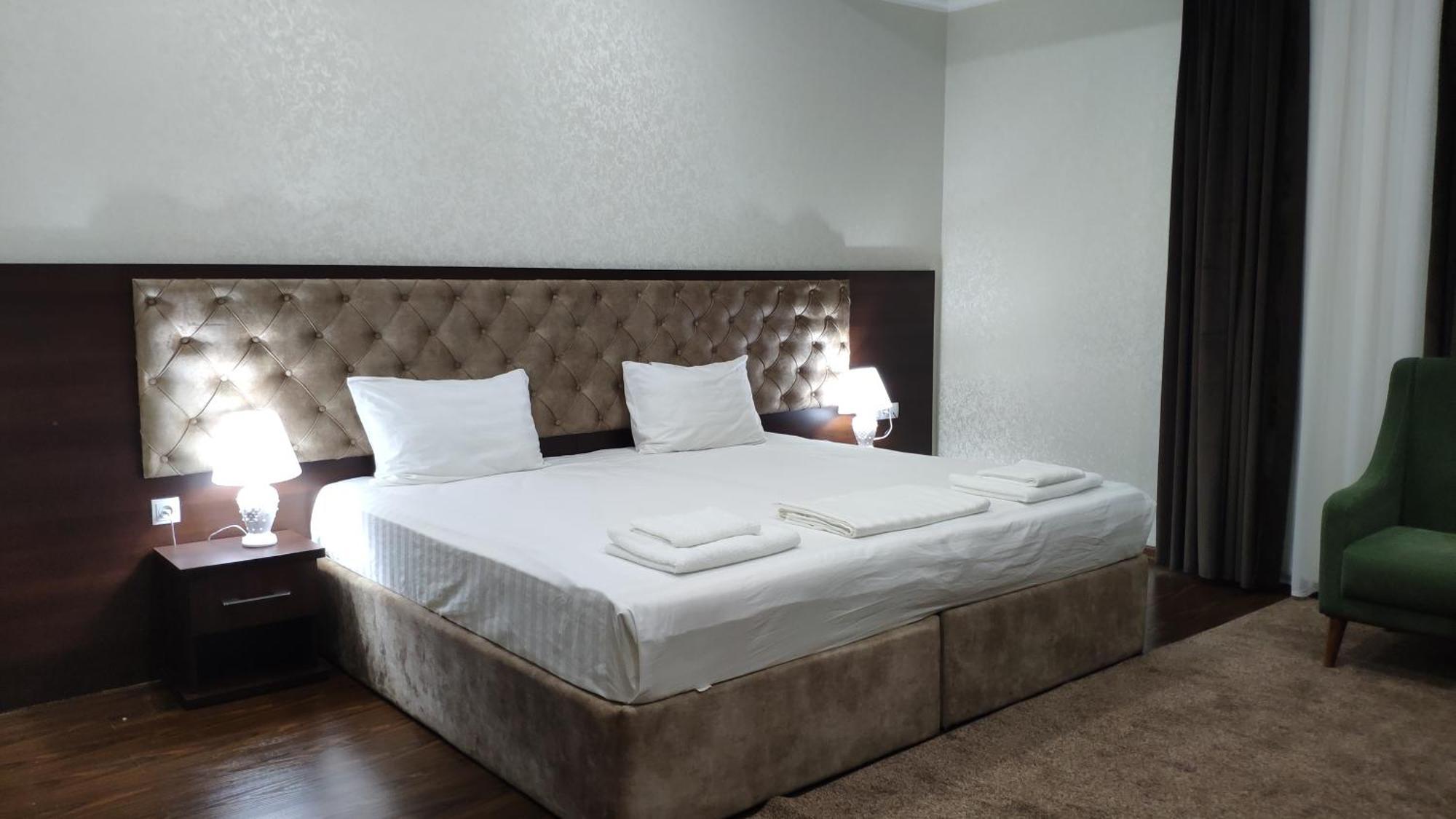 Grand Turon Plaza Hotel Ташкент Екстериор снимка