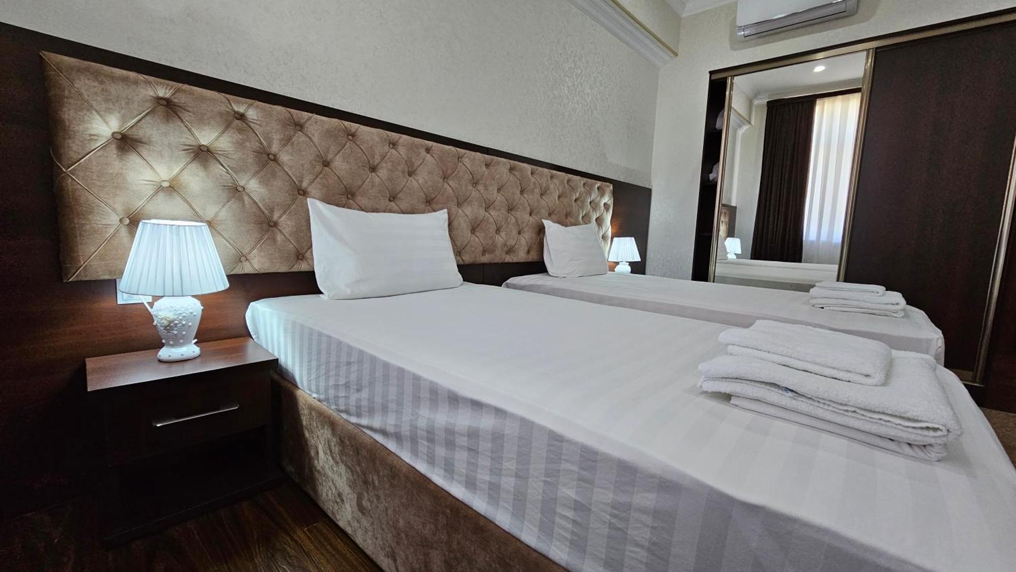 Grand Turon Plaza Hotel Ташкент Екстериор снимка