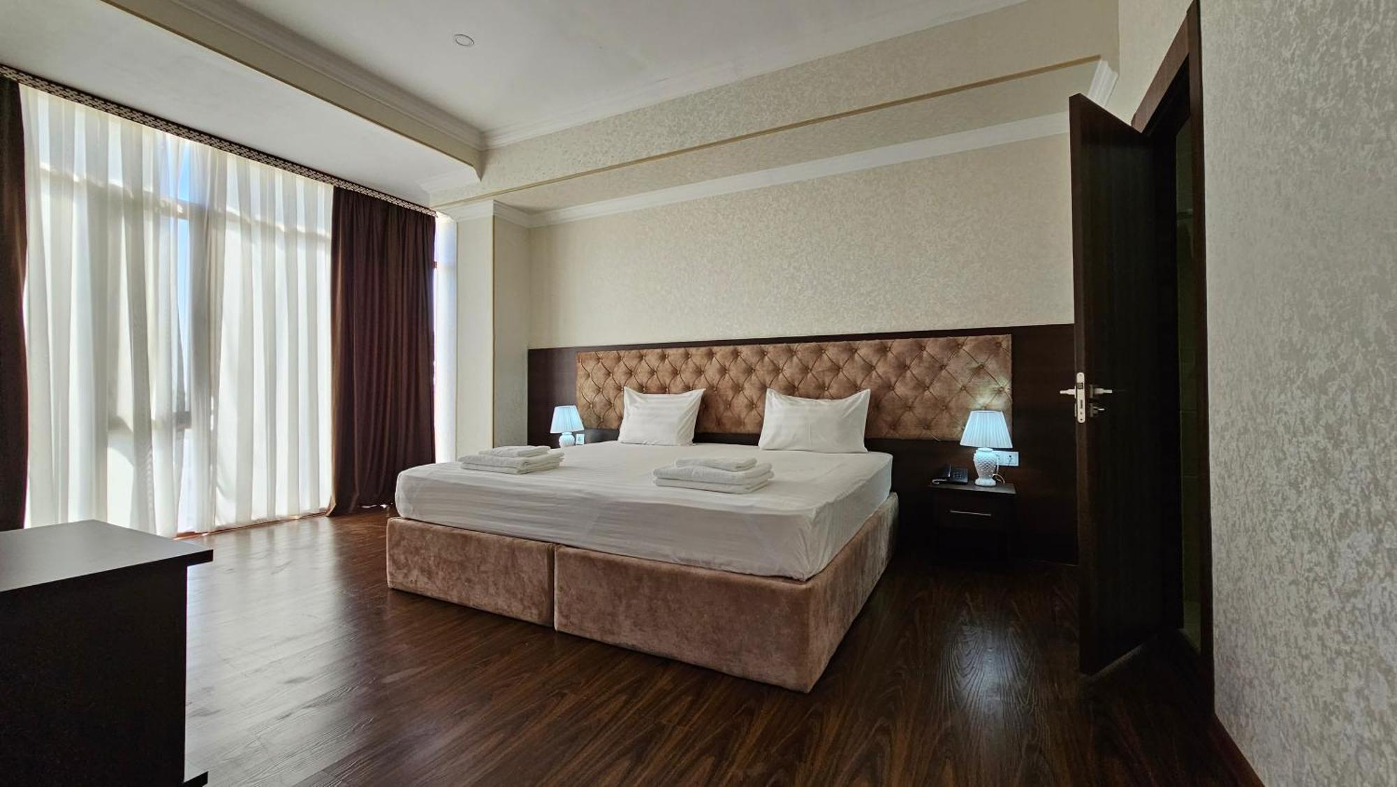 Grand Turon Plaza Hotel Ташкент Екстериор снимка